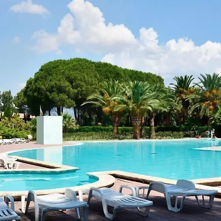 אתר נופש Villaggio Santandrea