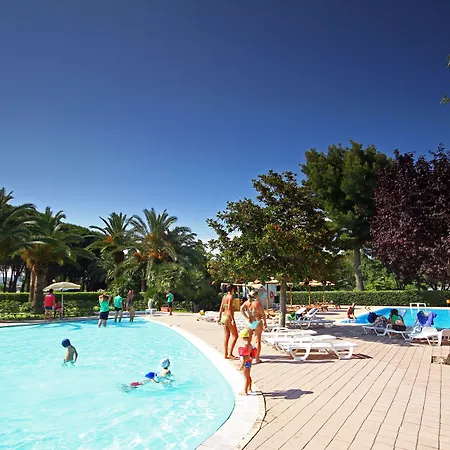 אתר נופש Villaggio Santandrea סנט'אנדראה אפוסטולו דלו איוניו