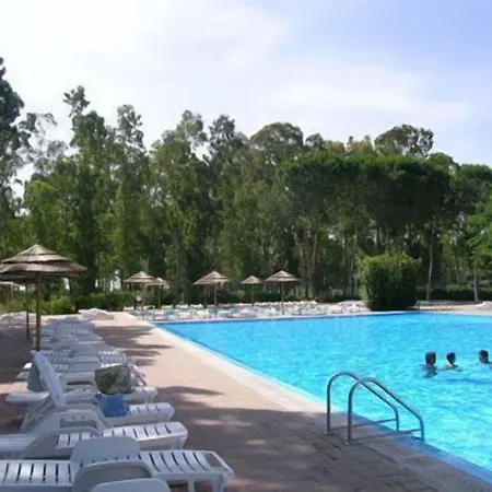 אתר נופש Villaggio Santandrea 3*