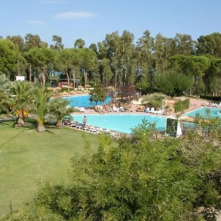 אתר נופש Villaggio Santandrea 3*