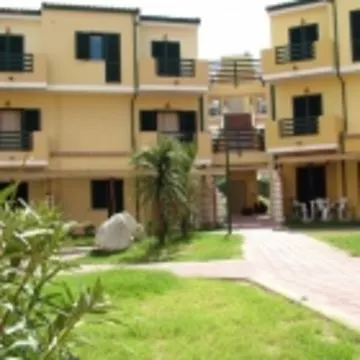 אתר נופש Villaggio Santandrea 3*