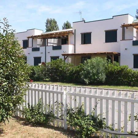 אתר נופש Villaggio Santandrea 3*